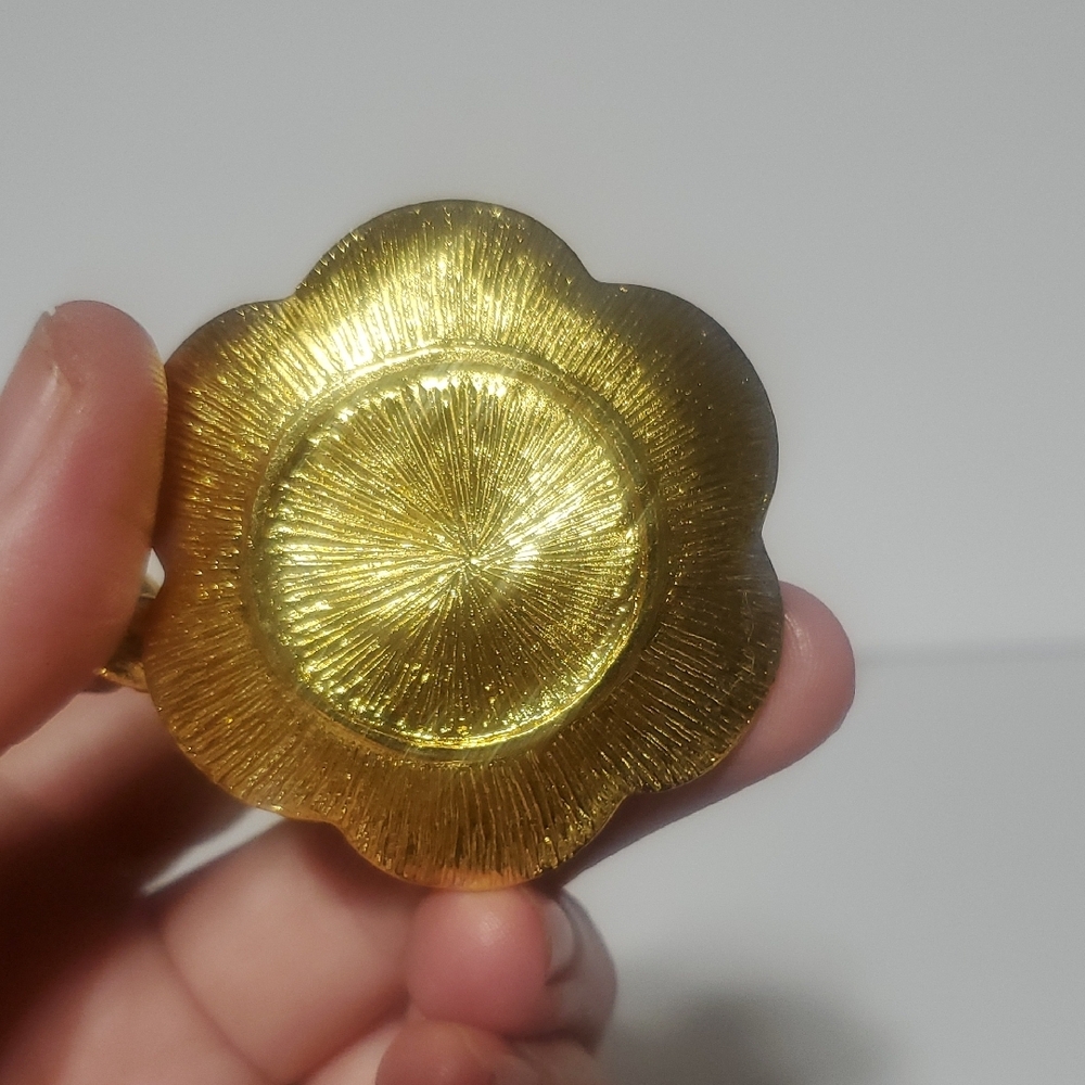 Green and Gold Teacup Trinket Box With Butterfly Spoon Accent - Picture 6 of 8